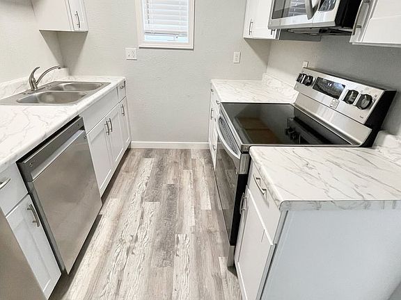 4th image of 102 B St APT 1
