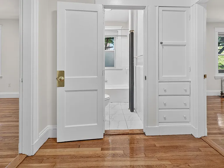 28 Langdon St #10 — Photo 6