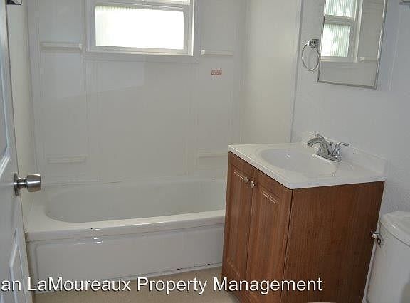 4th image of 153 4th St APT 2