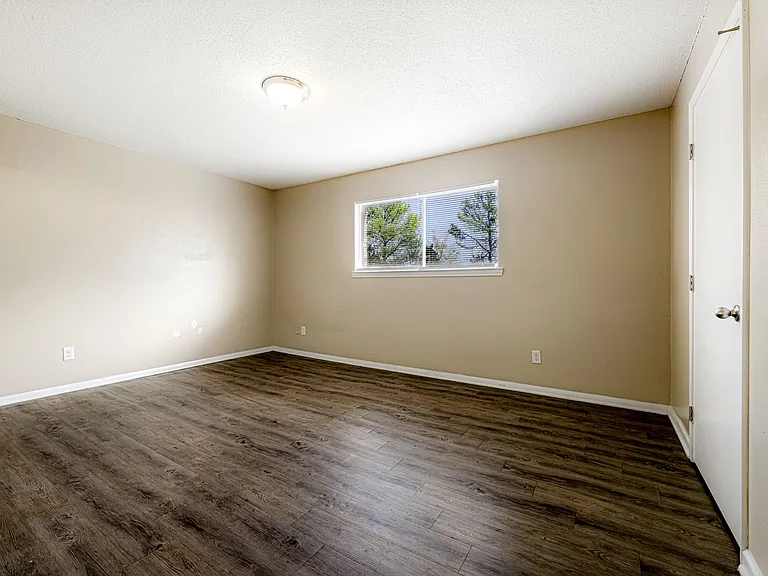 The Summereast Apartments — Photo 22