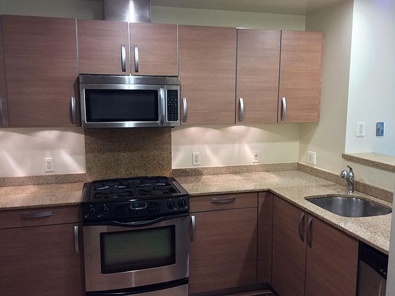 4th image of 1 Mandalay Pl Unit 1502