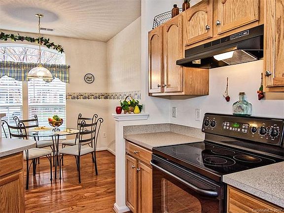 2nd image of 9556 Glenashley Dr #110