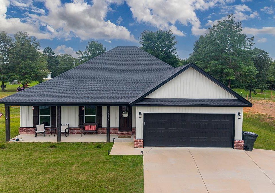 1st image of 2040 Creekwood Cir