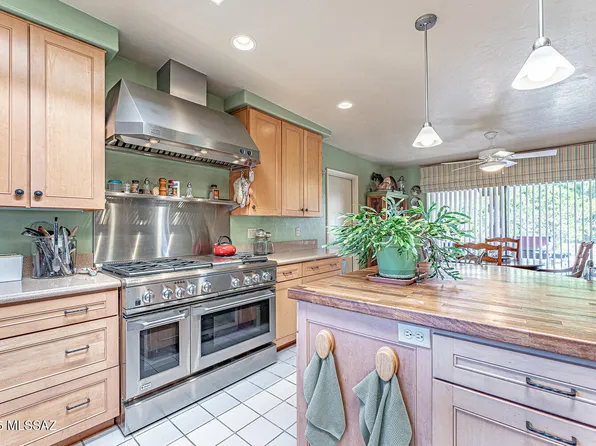 2051 W Via Del Picamaderos, Green Valley, AZ 85622