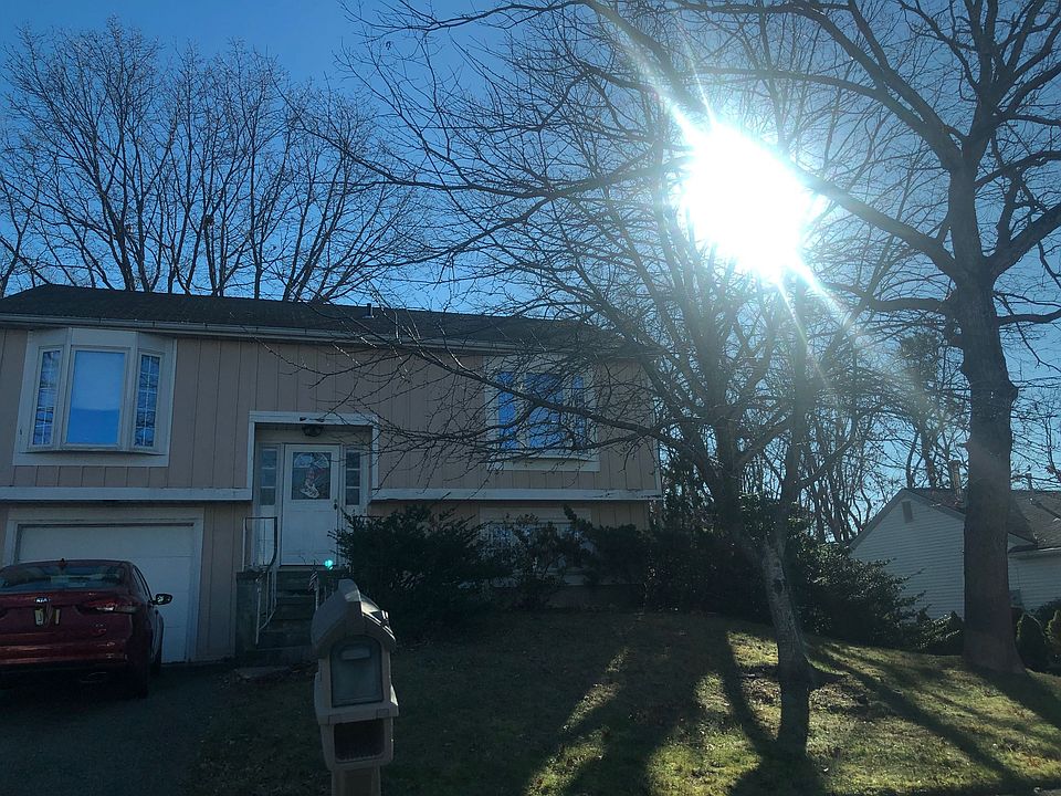 2nd image of 59 Ravenwood Blvd