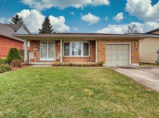 31 Cole Farm Blvd, Saint Catharines, ON L2N7E2