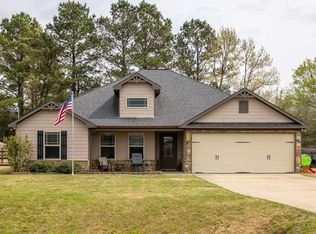 11 Wheatland Ct, Fort Mitchell, AL 36856