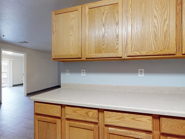 901 W 10th Ave — Photo 12