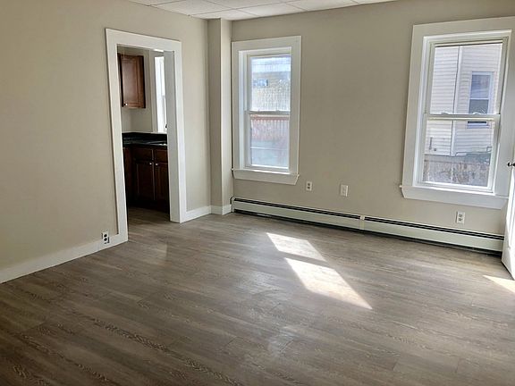5th image of 52 Hodges Ave