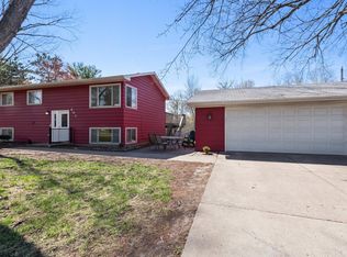 401 Elizabeth St SW, Isanti, MN 55040