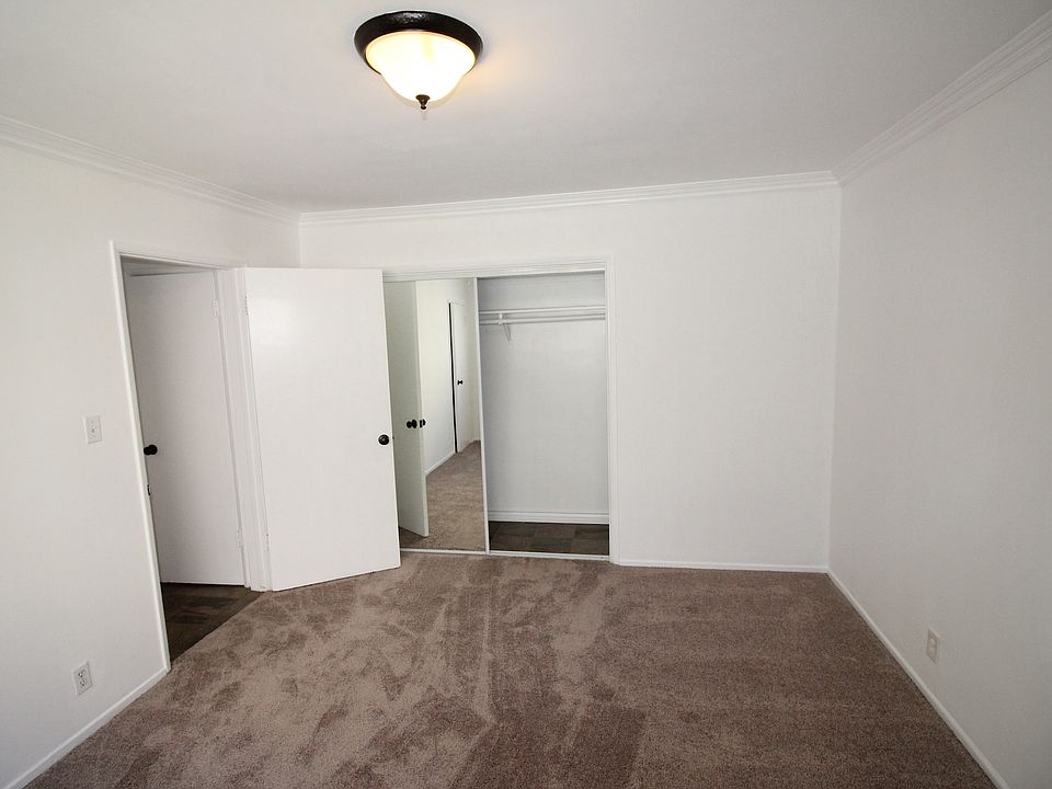 1st image of 1114 N Clark St