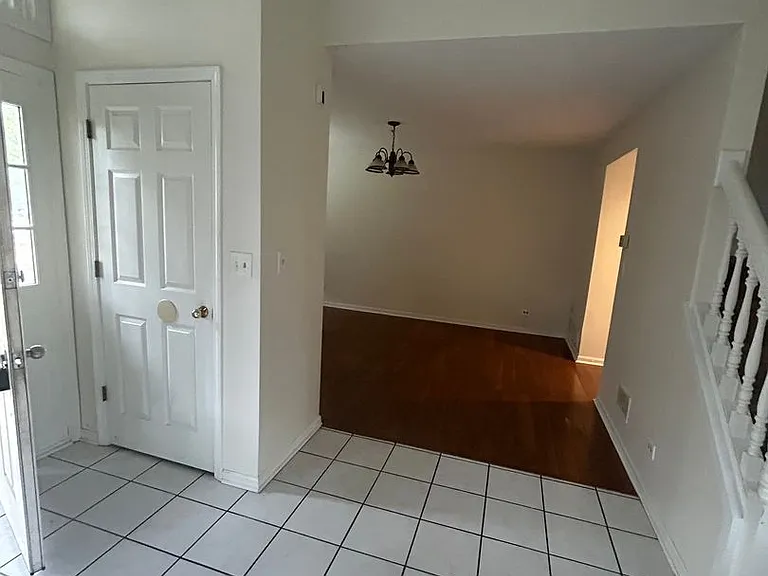 1120 Fieldstone Ln — Photo 4