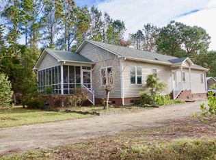 301 Madam Moores Ln, New Bern, NC 28562