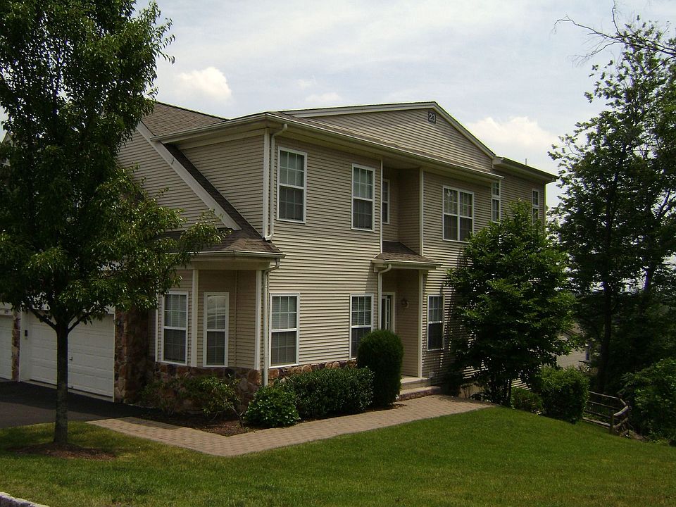 Overlook Model in Mountainciew at Green Brook