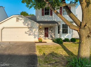 2361 McGee Ct, Westland, MI 48186