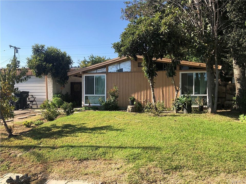 1st image of 2333 Canterbury Ave
