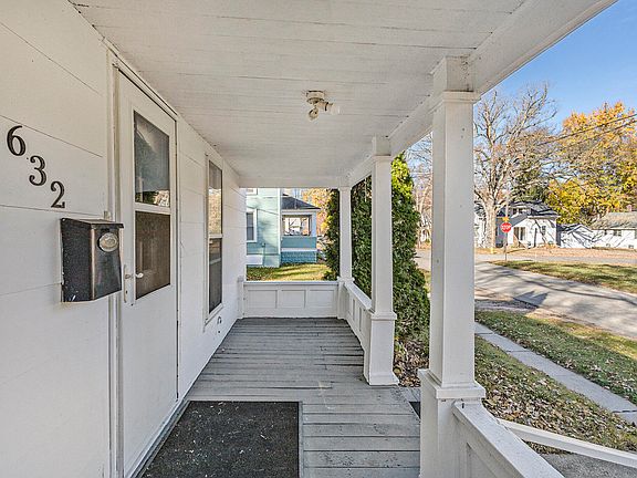 5th image of 632 Lamberton St NE