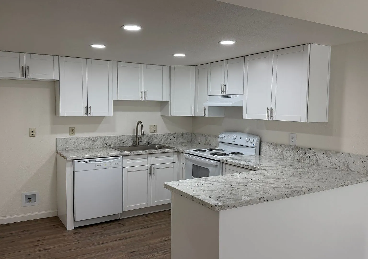 7231-7233 Adobe Casa Court — Photo 3