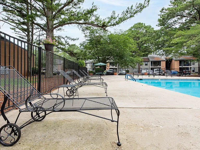 Royal Pines — Photo 30
