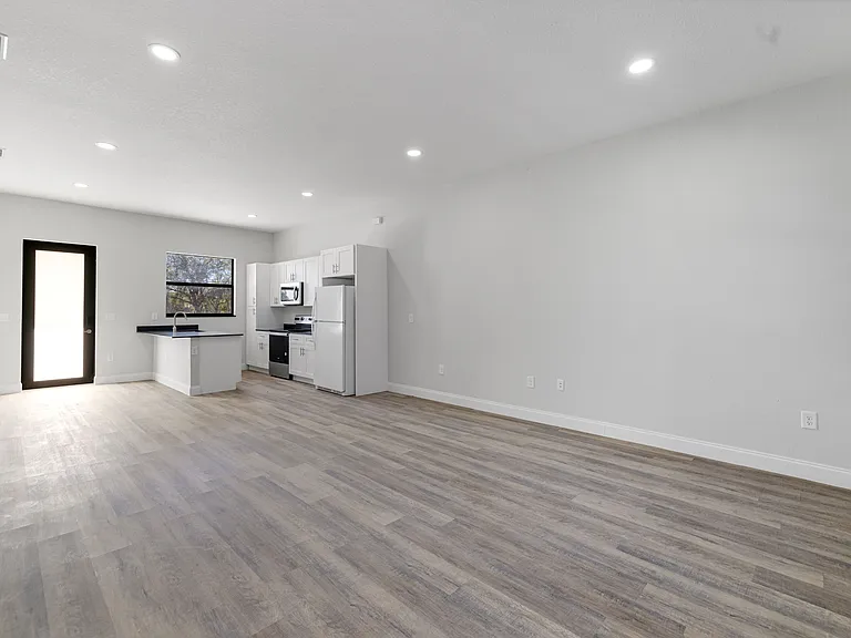 1101 Meadow Rd — Photo 8