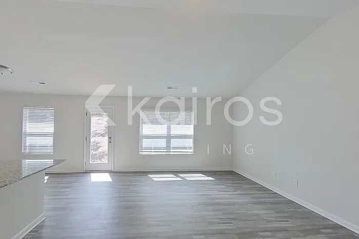 1151 Silvertrace Dr — Photo 7