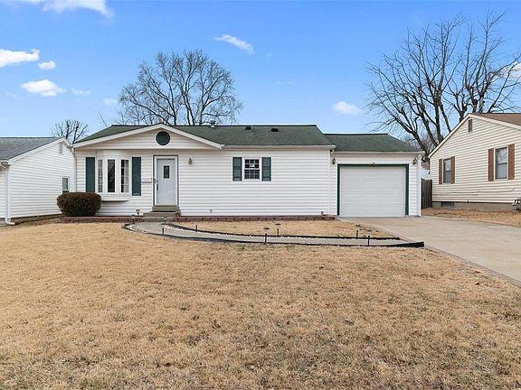 3rd image of 12117 Sunnycrest Pl