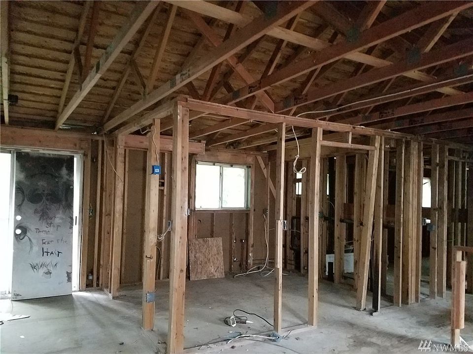2nd image of 26433 Timberlane Dr SE