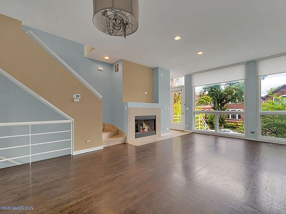 2nd image of 1741 W Wellington Ave