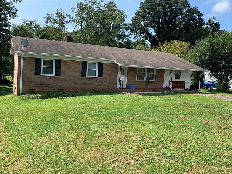 1st image of 379 Sunset Dr