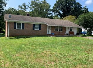 379 Sunset Dr, North Wilkesboro, NC 28659