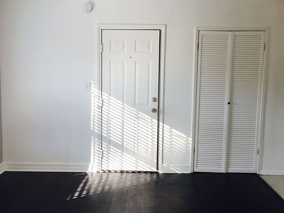 3rd image of 851 S Kenmore Ave APT 07