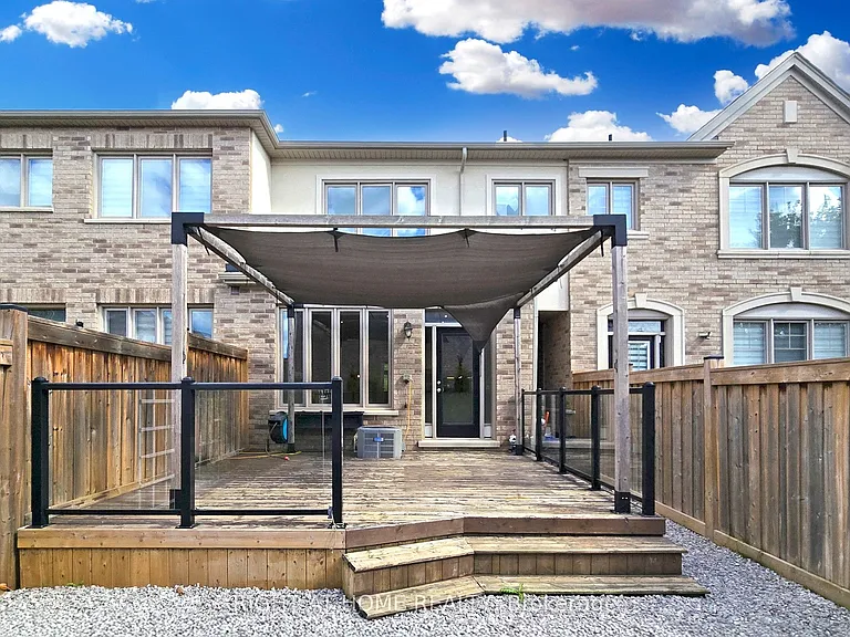 31 Lady Evelyn Cres — Photo 48