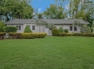 5 Charles St, Selden, NY 11784