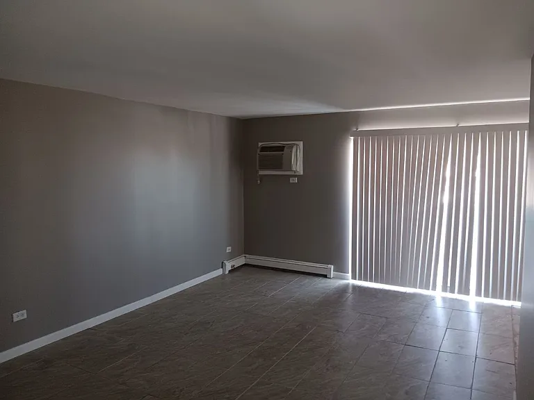 111 Pickwick Dr — Photo 8