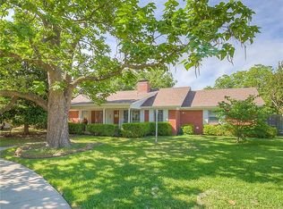 1822 S Santa Rosa Ct, Grand Prairie, TX 75051