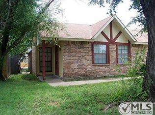 629 Stonehenge Dr, Grand Prairie, TX 75052