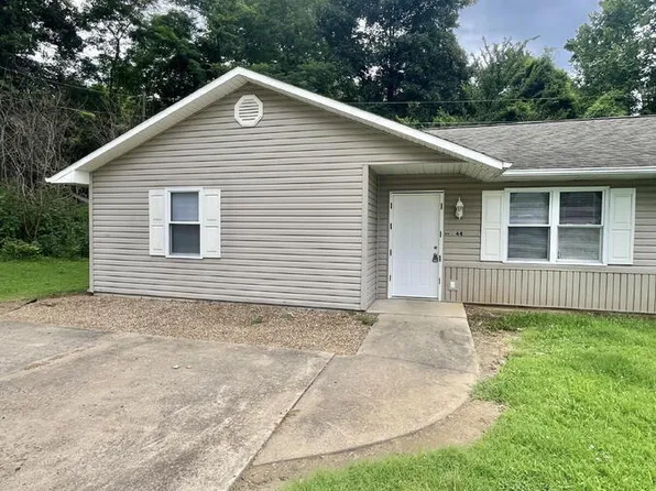 44 N Meyers Ave, Benton, MO 63736