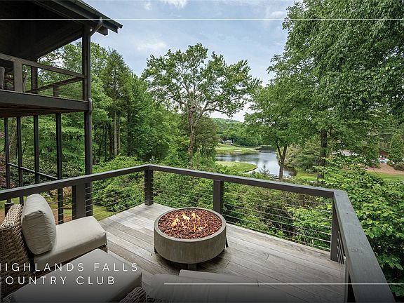 5th image of 110 Spruce Lane