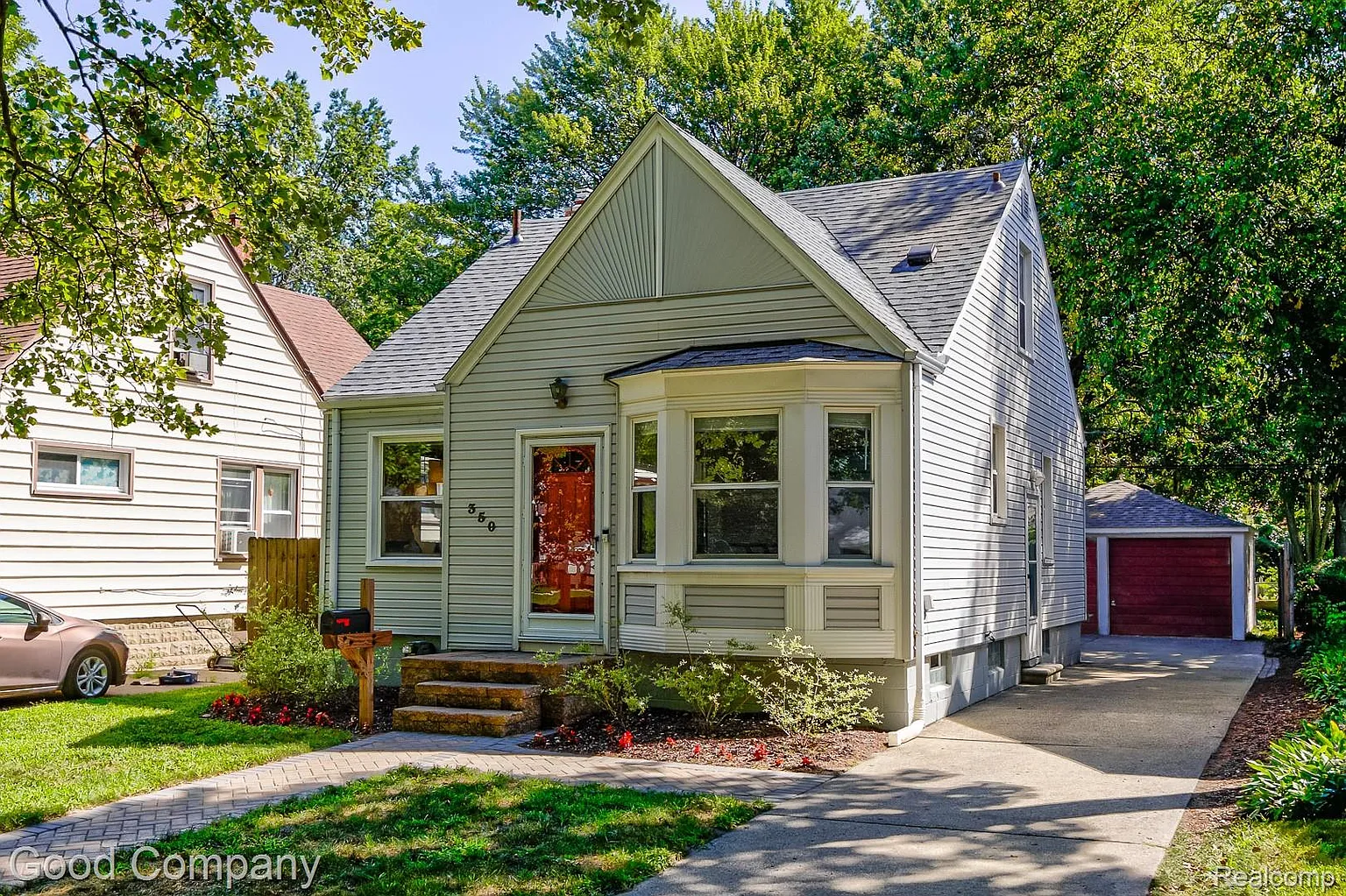 350 Laprairie St photo 1