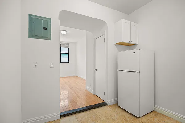 Rented by Cooper & Cooper Real Estate | media 6