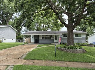 1375 Tahoe Dr, Florissant, MO 63031