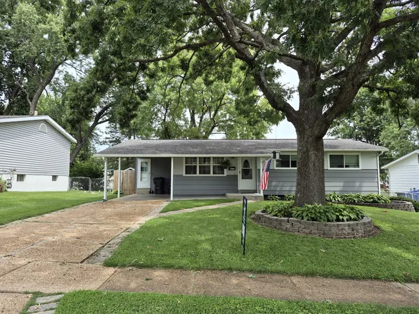 1375 Tahoe Dr, Florissant, MO 63031