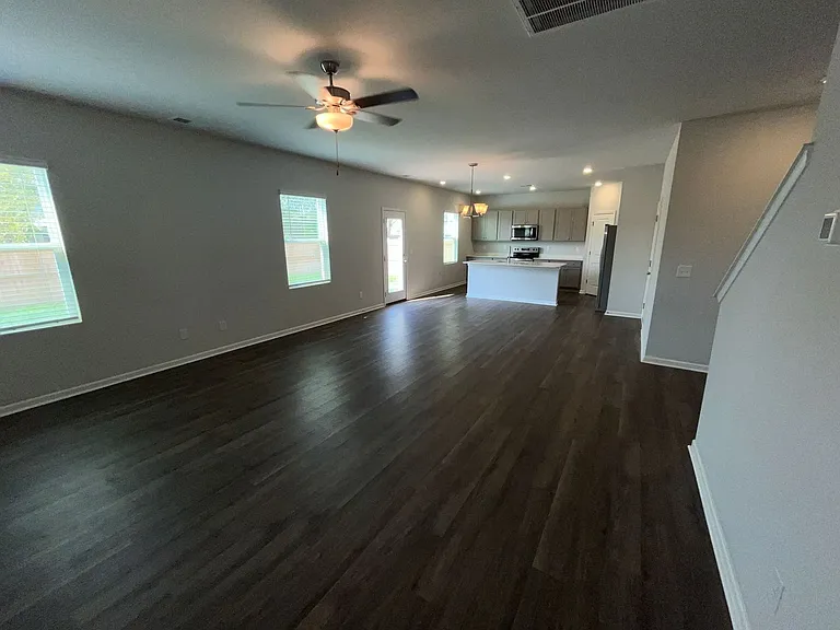 503 Sandy Hollow Dr — Photo 4