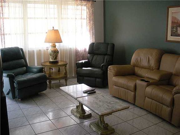 4th image of 2200 Park Ln APT 215