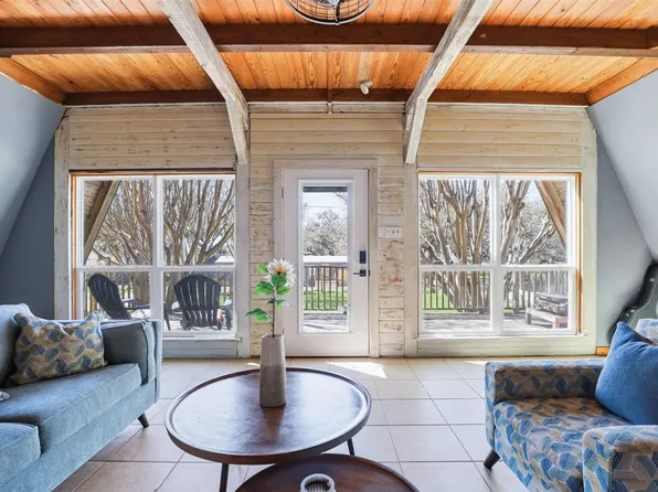 613 Mustang Trl, Granbury, TX 76049