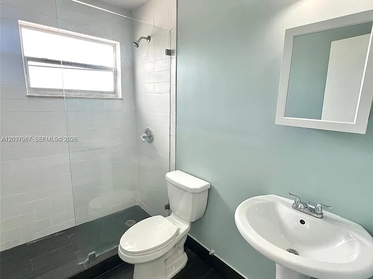 685 NE 85th St #9 — Photo 5