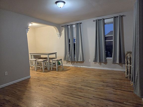 4th image of 447 Hillside Ave