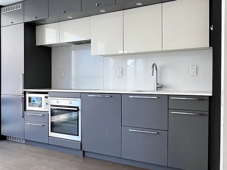 15 Grenville St #2104 — Photo 1