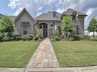910 S Corniche Du Lac, Covington, LA 70433