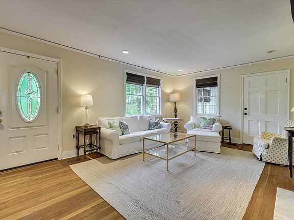 5th image of 802 Hickman Road